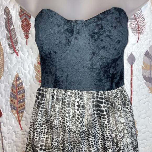 🛍️NWT Full Tilt strapless high low dress M - Picture 7 of 7